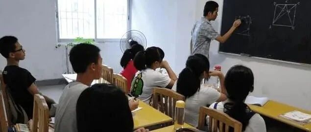 教育部传来消息，校外培训机构可恢复线下课程，但需满足3个条件！