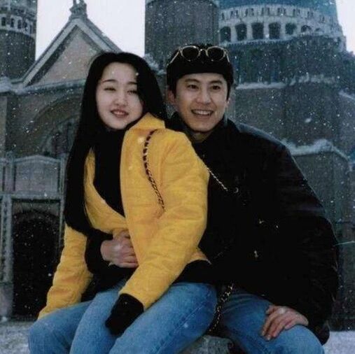 49岁杨钰莹终于在深圳结婚了，新郎原来是他！