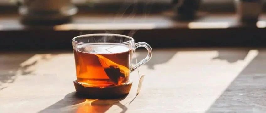 饮用65℃以上的热饮，或增加罹患食道癌风险