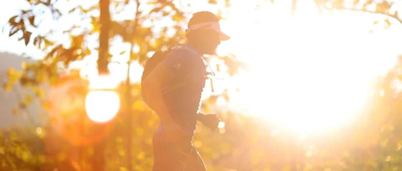 谁说太阳光中的紫外线不能治疗新冠？！