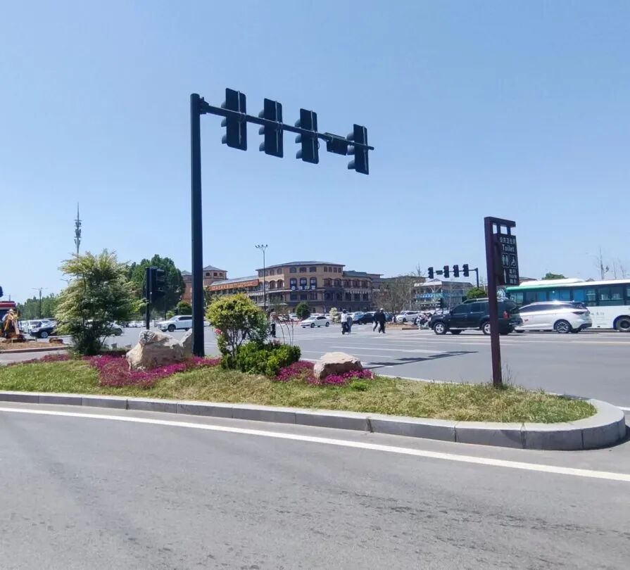 淮阳区城市管理：实施导流岛提升改造 提升道路绿化品质