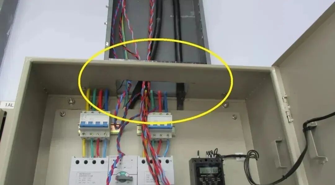 配电箱（柜）与桥架连接处如何做？这两种方法可以帮助你！的图2