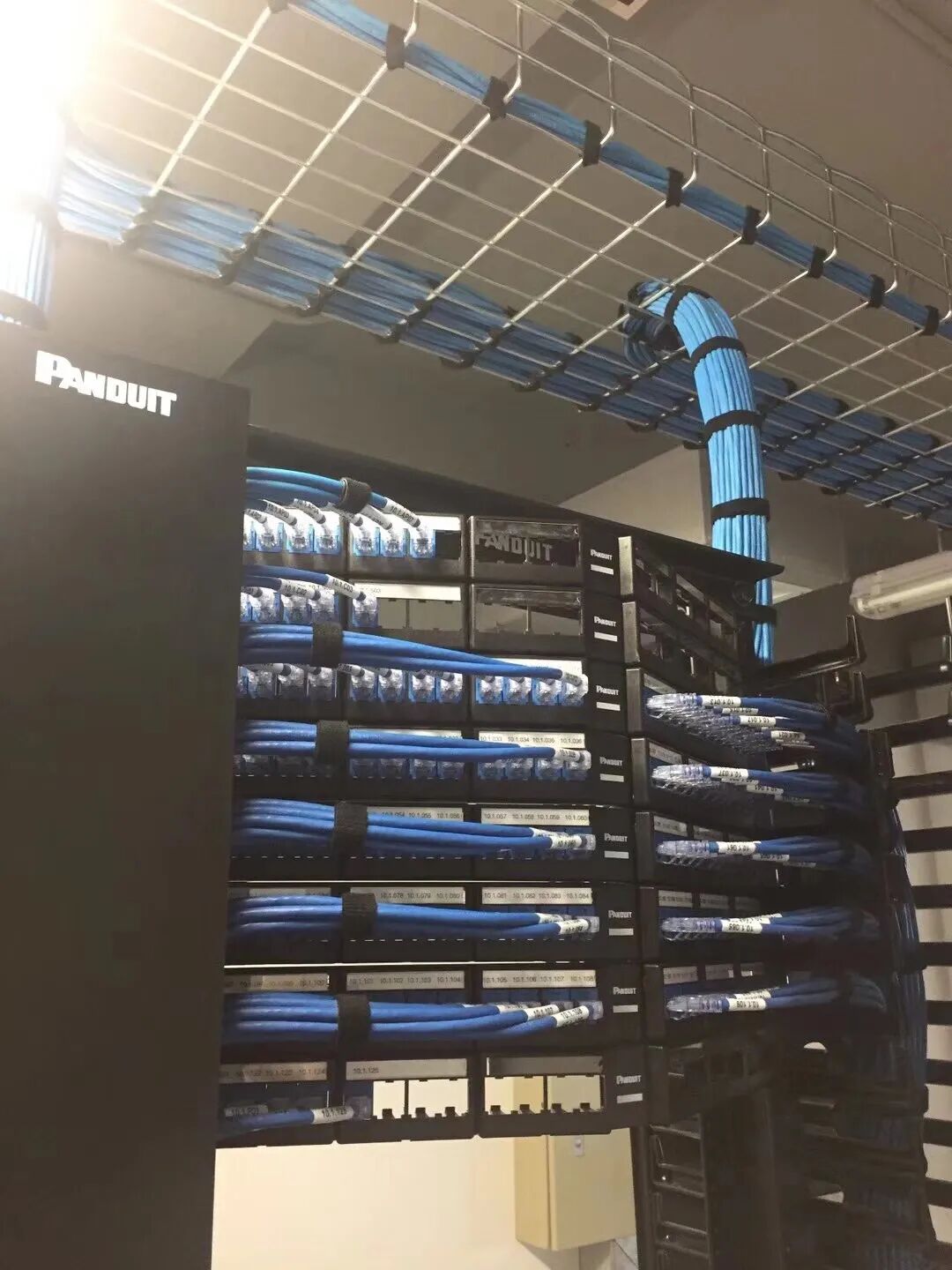 做弱电机房布线的时候要注意这几个方面，不然容易吃亏！的图1