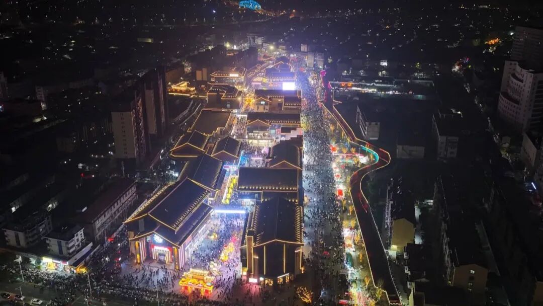 赏凤凰无人机 猜元宵灯谜 宝应老东门人气爆棚闹元宵！