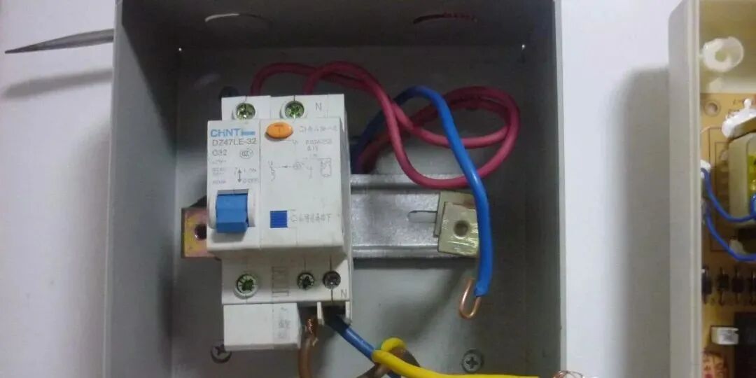 “保护接地”与“保护接零”的方案取舍和性能比较！的图1