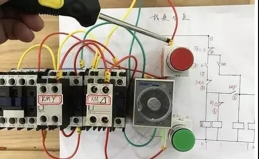 星三角降压控制电路常见故障排查（附解决方案）的图3