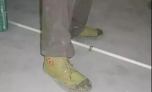 一看就懂的“电工布线电路实图解”的图14