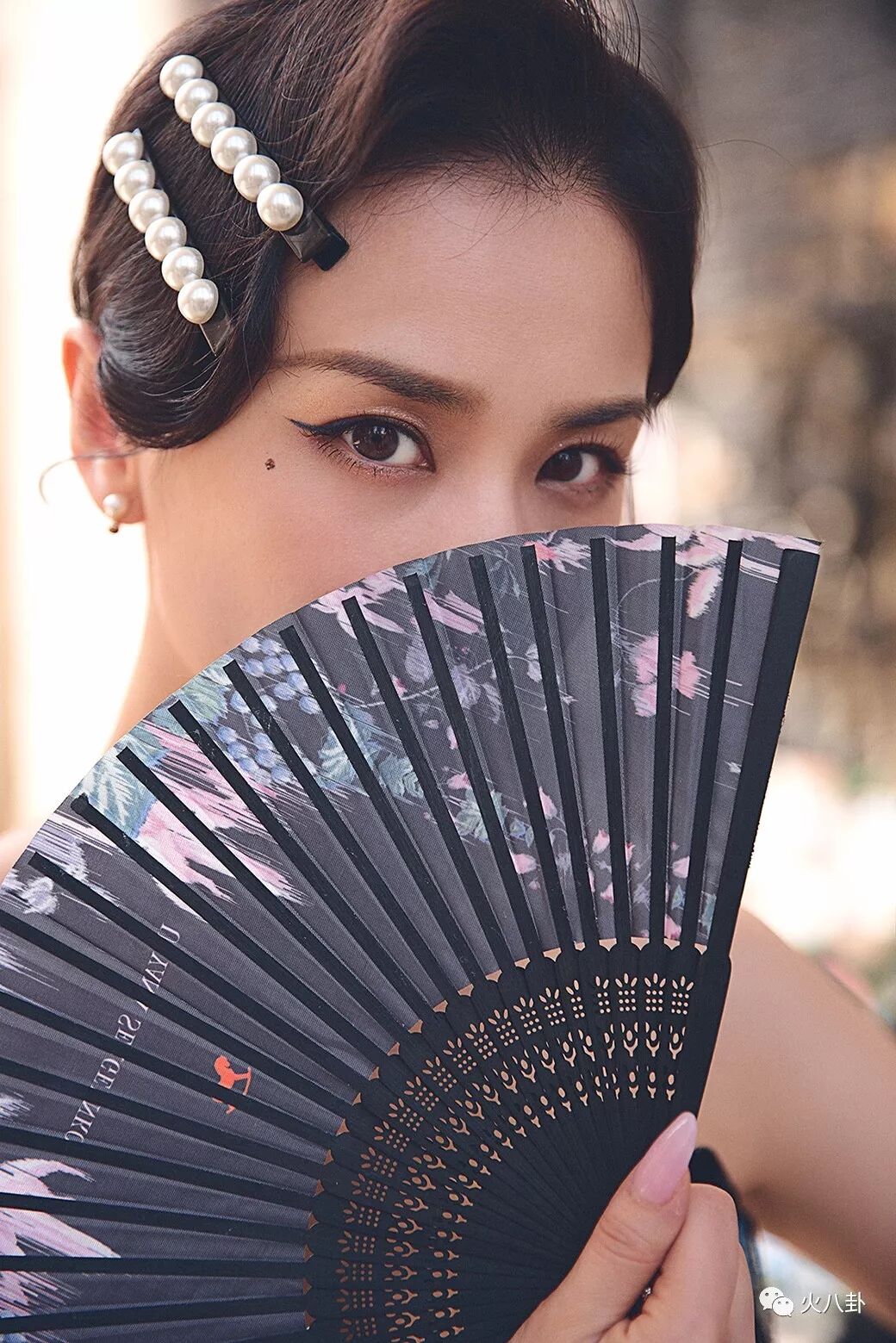 黃聖依優雅亮相巴黎秋冬高按時裝周，被讚時尚高等臉 時尚 第3張