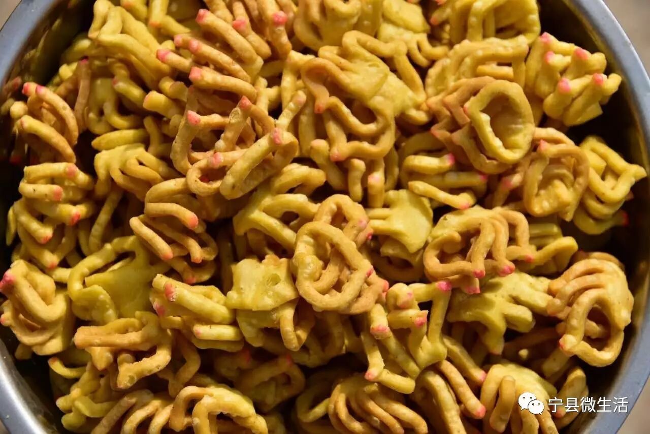 年轻人不再像老一辈一样期待过年时吃上这些美味的油榨果子,然而,不管