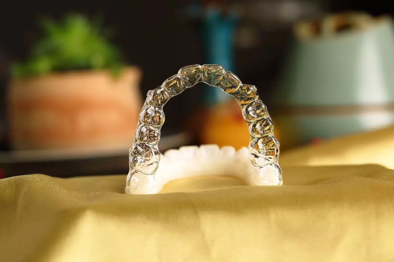 整牙日记3 金属,陶瓷,隐形,哪种牙套不拔牙,见效快又不贵?