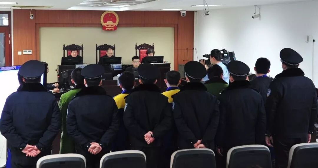 被告人李建刚与共同作案人付丽娟(另案处理)系朋友关系,二人均无正当