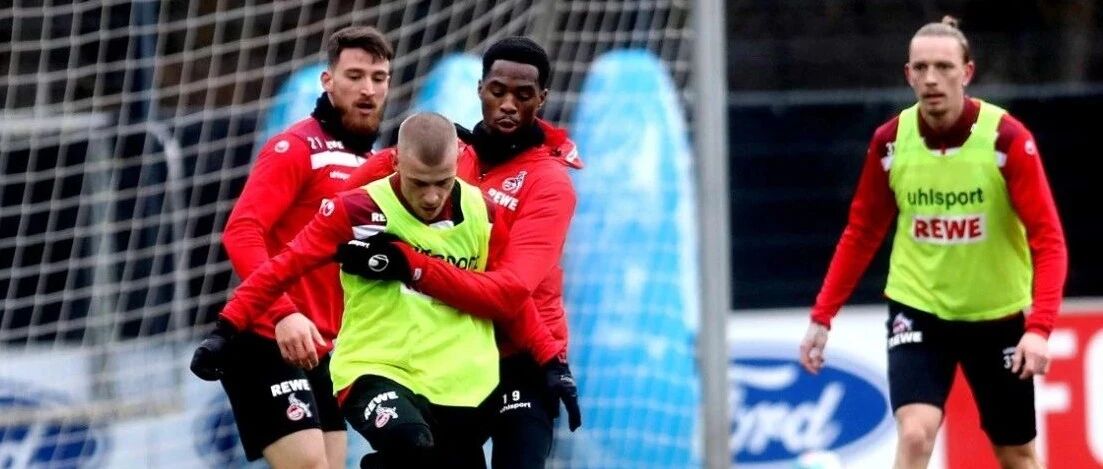 被英超队解约！年薪断崖暴跌，从1000万→25万