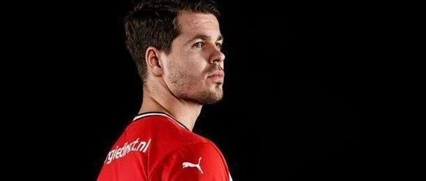 十字韧带重伤！他两年半无球可踢