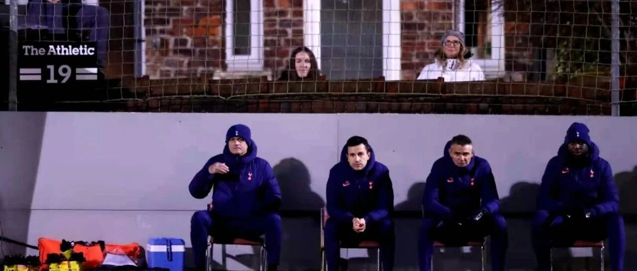 卖出30697张门票​！3000人球场的奇迹，第8级别队赚翻了​