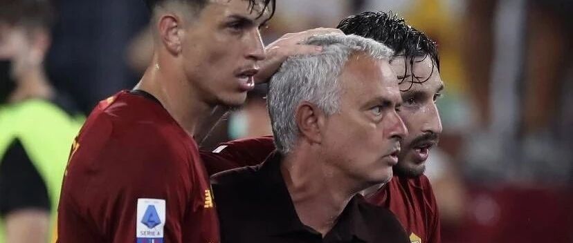 1000场绝杀登顶！穆帅狂奔庆祝，这一幕太炸了