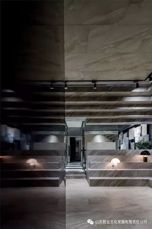 光影交错的幻境空间:无锡罗浮宫陶瓷展馆