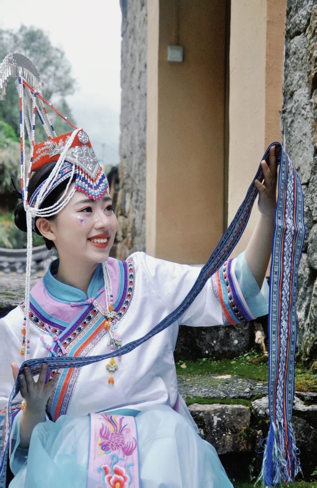 畲族女孩服饰图片图片