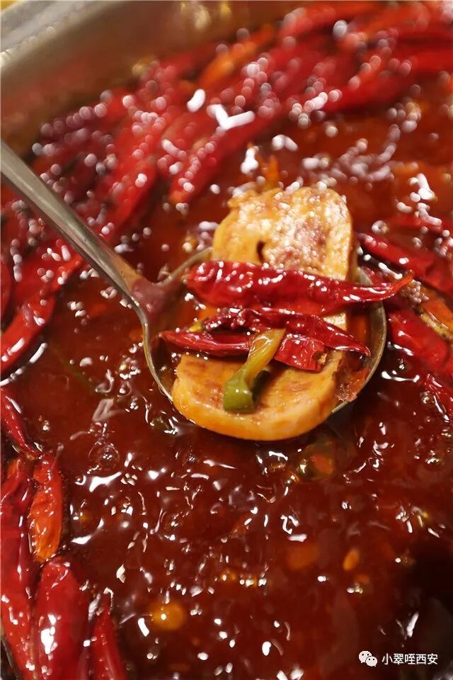 高新这个破房子里再现家庭老火锅的辉煌