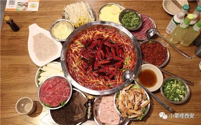 高新这个破房子里再现家庭老火锅的辉煌