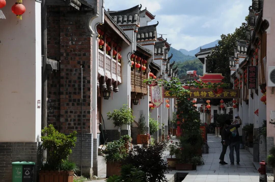 隐藏在秦岭深处的古镇,超然世外,曾是秦岭里的中转站