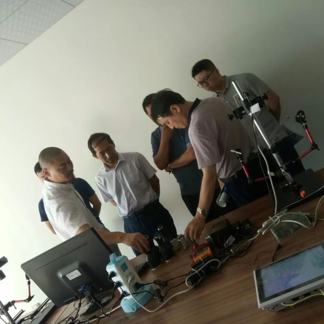 集團周董事長、中南大學郭博士一行 介紹了公司的技術產(chǎn)品