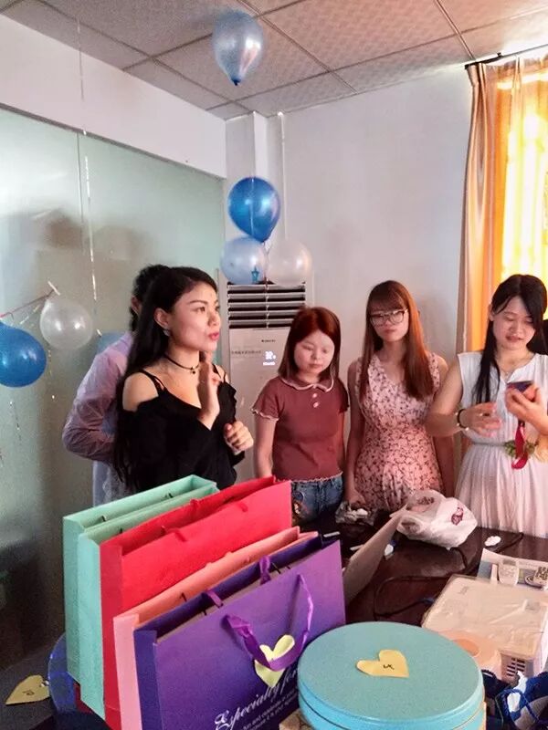 【激情五月】長(zhǎng)盛集團(tuán)員工生日會(huì)