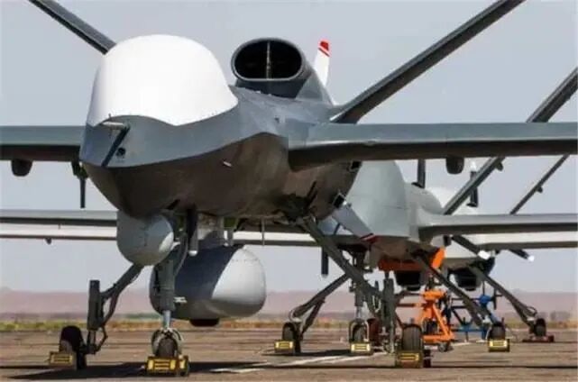 “彩虹-5”变身洲际无人机：换装新发动机，续航120小时航程超轰6的图1