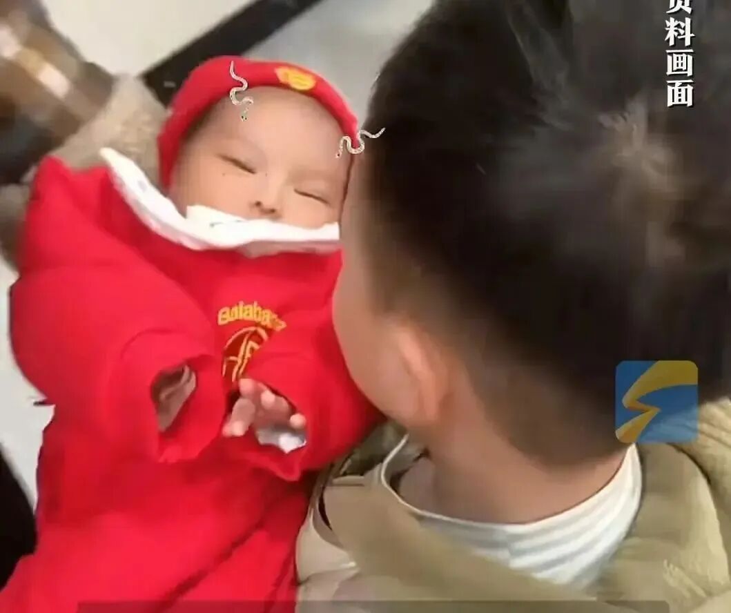 剪脐带用什么剪刀福建13岁男孩给妈妈接生，全程无剪刀无酒精，用口罩绳结扎脐带，医生赶来后惊呆了！_https://www.jmylbn.com_新闻资讯_第6张