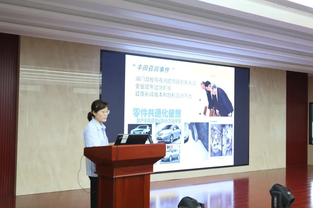 薪火相传 “晶”心筑梦 | 超晶科技2022迎新大会暨新员工培训开班仪式顺利举行(图8) 薪火相传 “晶”心筑梦 | 超晶科技2022迎新大会暨新员工培训开班仪式顺利举行(图8)