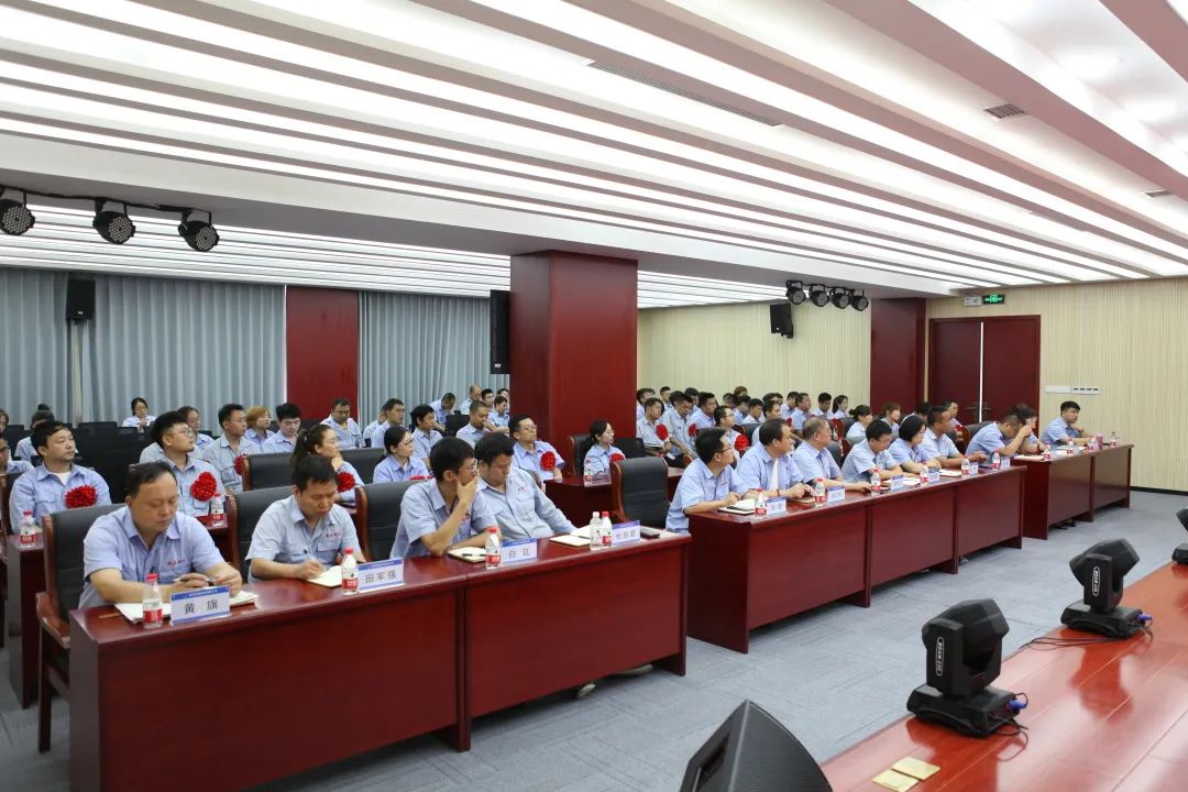 薪火相传 “晶”心筑梦 | 超晶科技2022迎新大会暨新员工培训开班仪式顺利举行(图1) 薪火相传 “晶”心筑梦 | 超晶科技2022迎新大会暨新员工培训开班仪式顺利举行(图1)