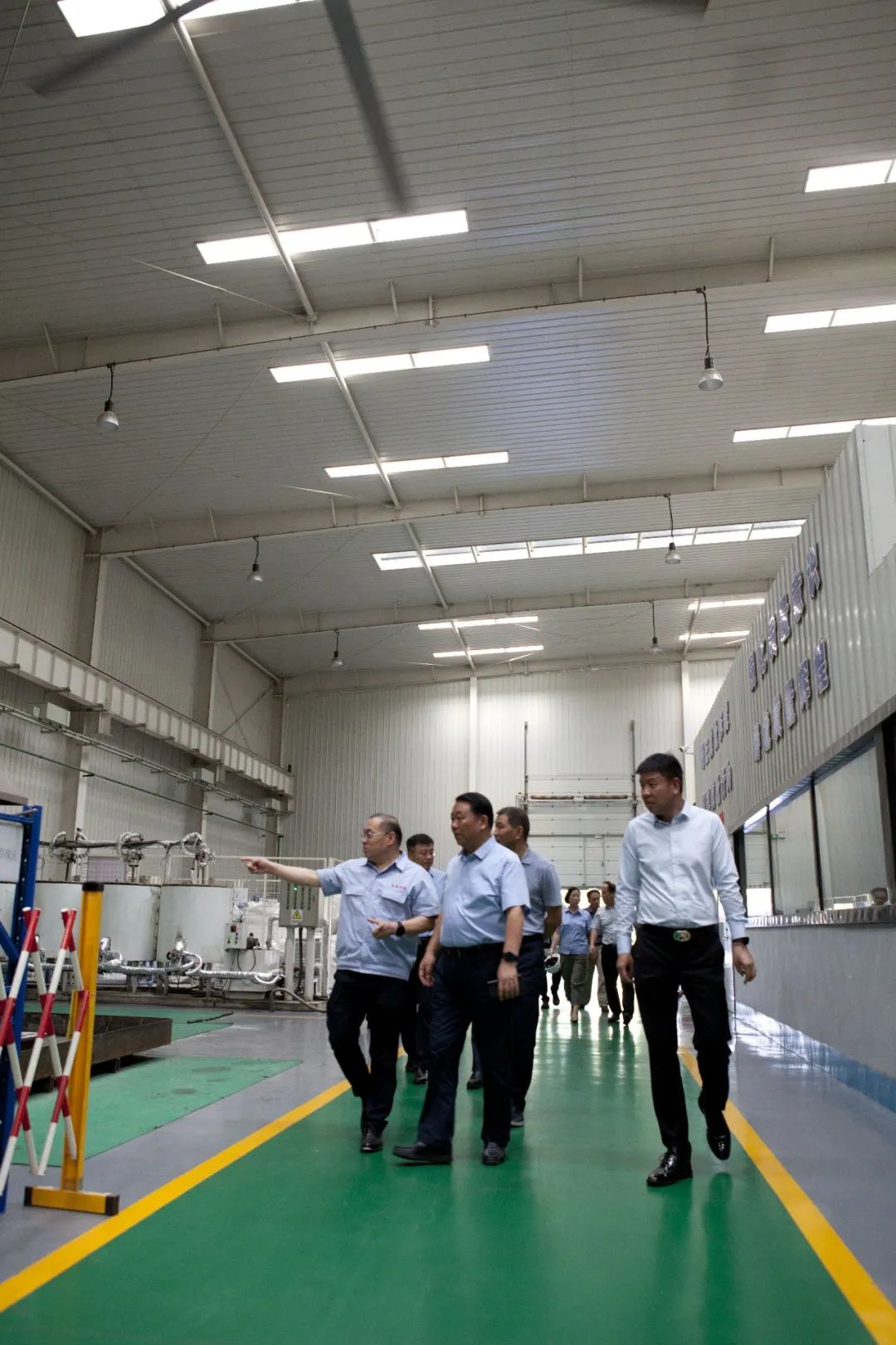 陕西省工信厅厅长张宗科一行莅临超晶科技调研(图6) 陕西省工信厅厅长张宗科一行莅临超晶科技调研(图6)
