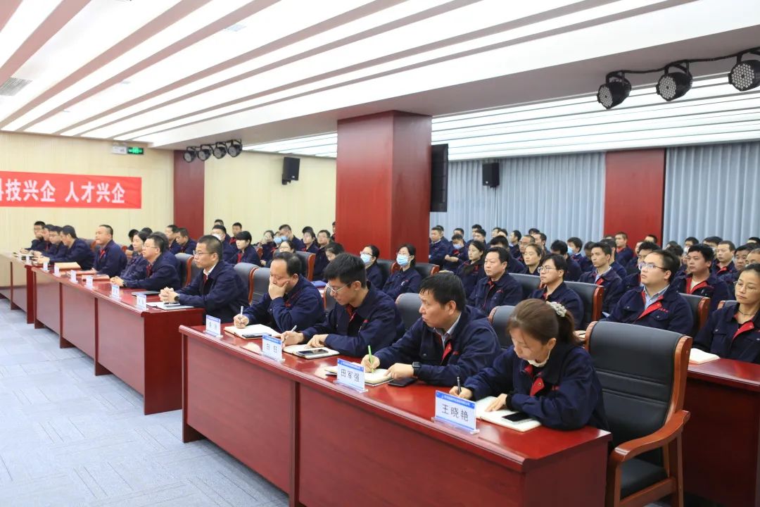 超晶科技“第一届技能比武大赛”成功开幕(图2) 超晶科技“第一届技能比武大赛”成功开幕(图2)