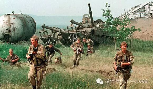 坦克世界闪电战手游首秀惨痛的T-80坦克