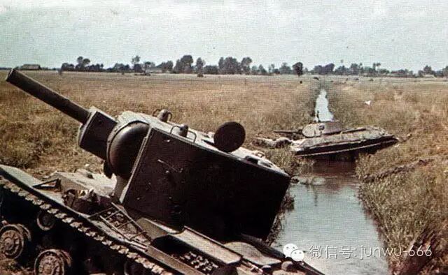 WOTB神教光芒照万丈 碾压德军装甲的巨人！