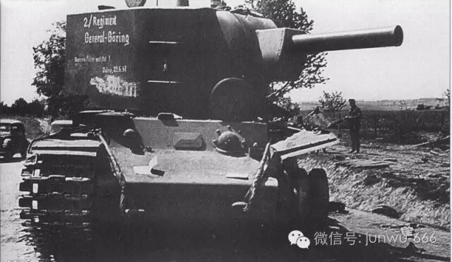 WOTB神教光芒照万丈 碾压德军装甲的巨人！