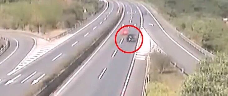 视频曝光！福建高速上恶意别车17次，警方通报来了