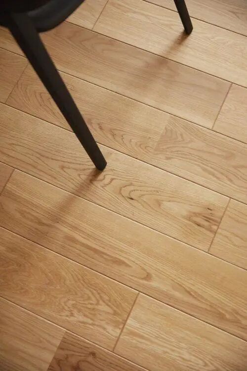 陽臺瓷磚鋪什么顏色好_地板鋪瓷磚好還是木地板好_臥室鋪什么地板好