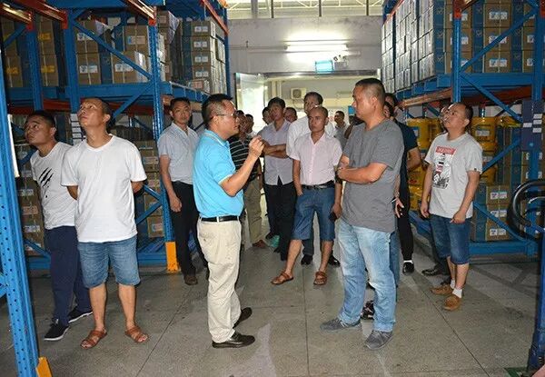 湖南规模化猪场嘉宾莅临正典参观交流