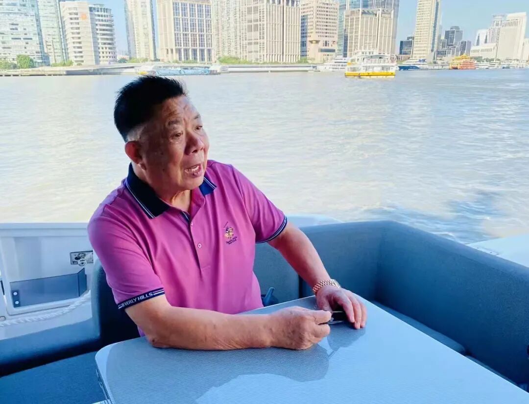 天南地北象山人周辞美马踏春风逐好梦