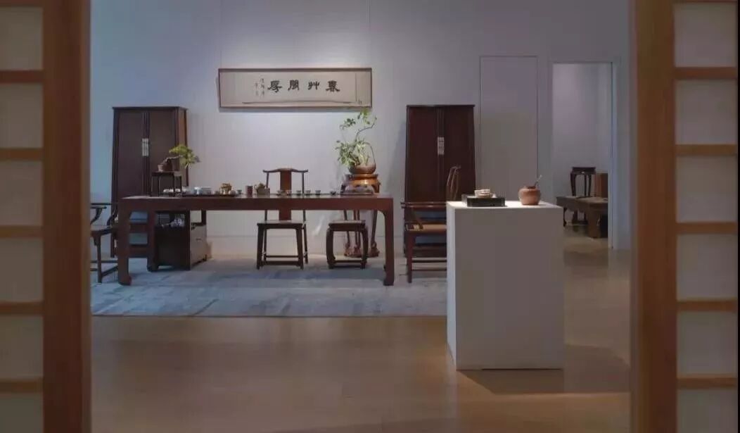 红木家具，可以矫正孩子不规范的坐姿