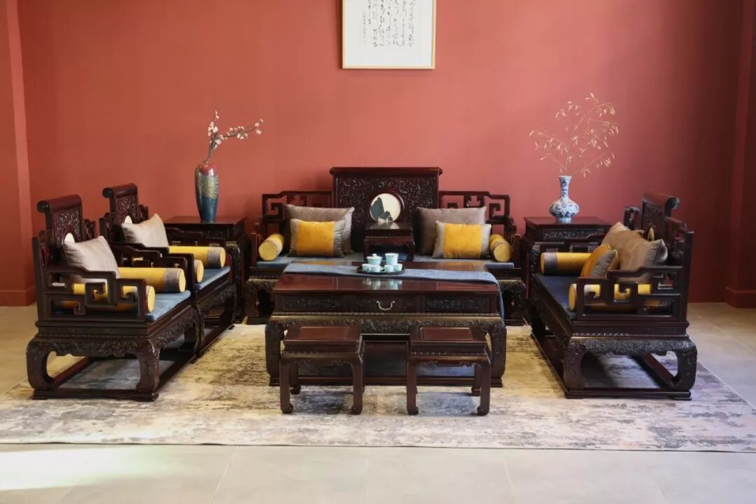 你还纠结选什么沙发吗？红木沙发是你的不二选择！