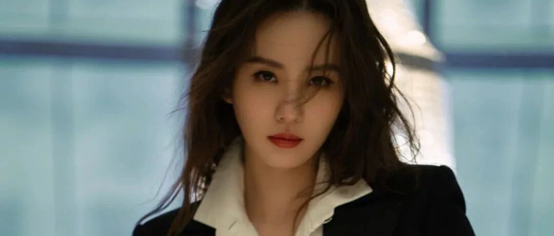 杨幂、唐嫣、刘诗诗、周冬雨、文淇、金晨、 吴谨言、周也出席活动；蔡徐坤、王琳凯、希林娜依·高、刘令姿现身机场；范丞丞封面公开