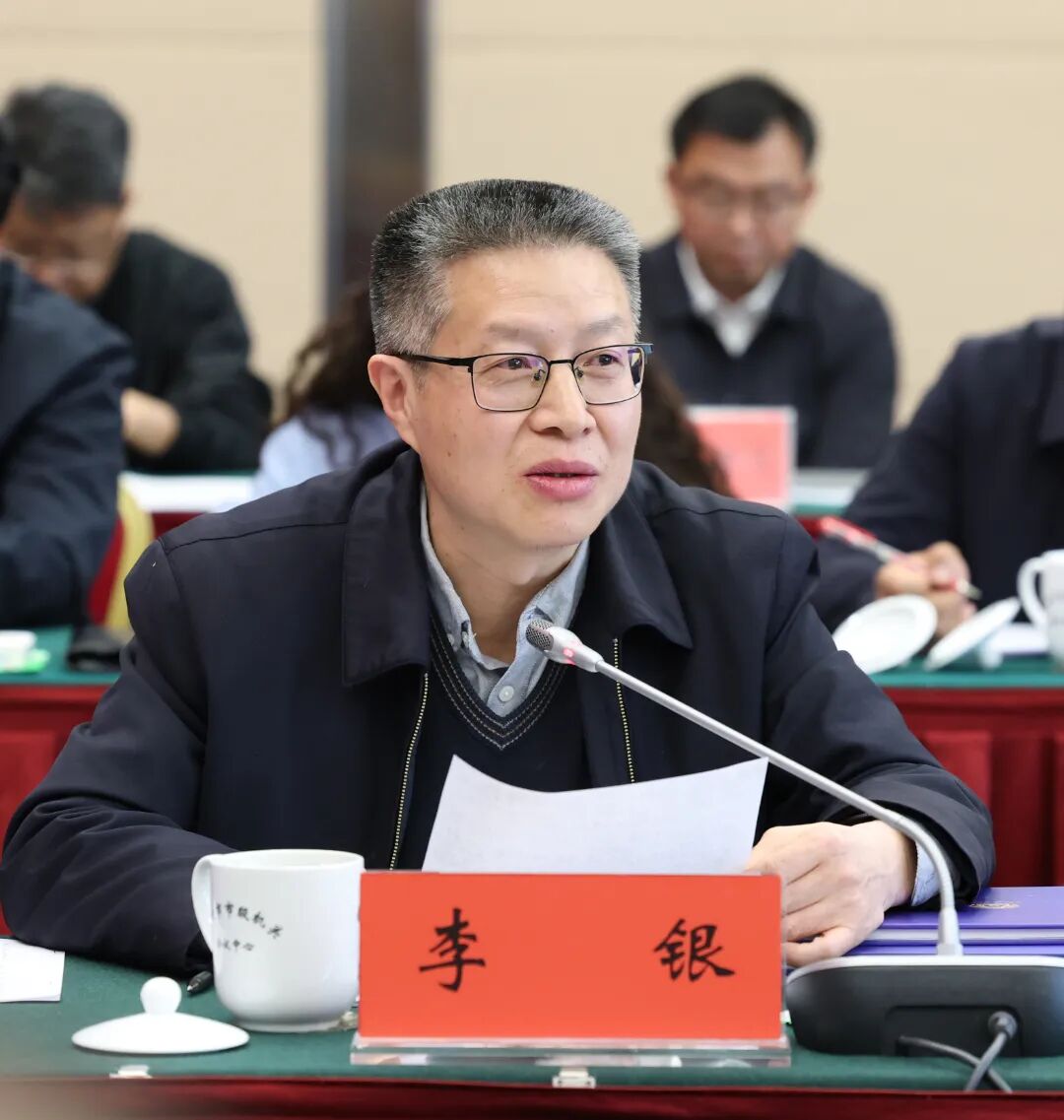 李银.jpg