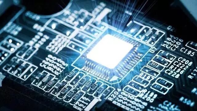 科普 | 荷兰ASML的EUV芯片光刻机工作流程及关键技术的图2