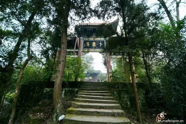 庵村 斑竹鄉位於南充市高坪區東部,距市區30公里,毗鄰金城山森林公園