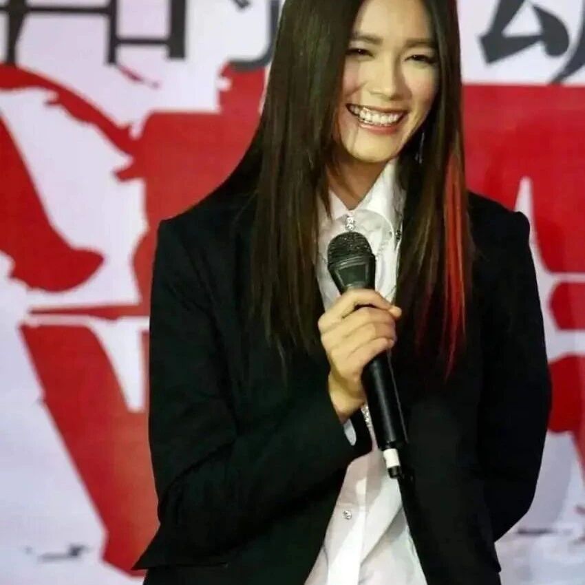 于娜43岁现身,发福背后藏着什么?