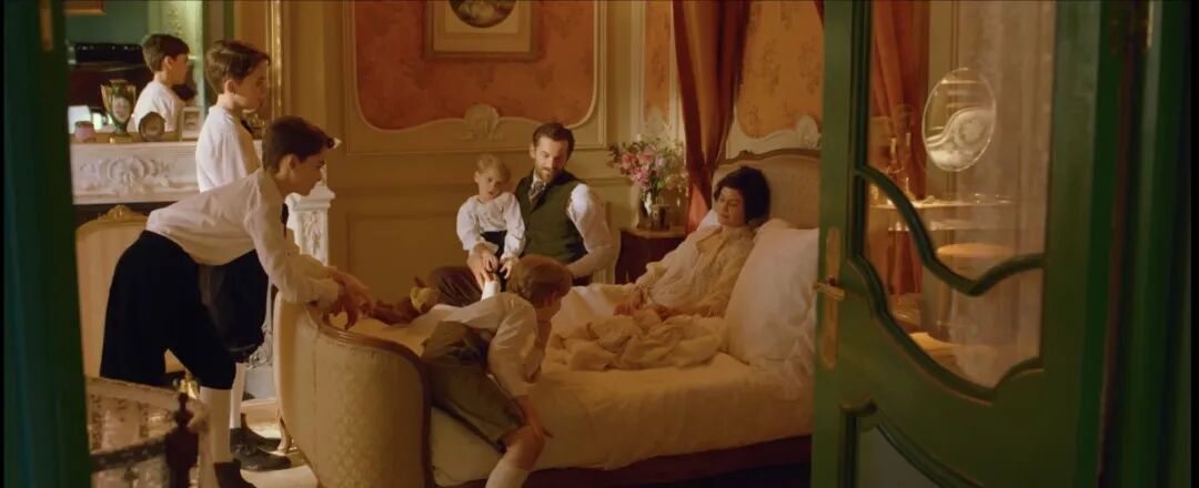 这是一部绝美复古文艺片!美学界的天花板,视觉上的极致享受!