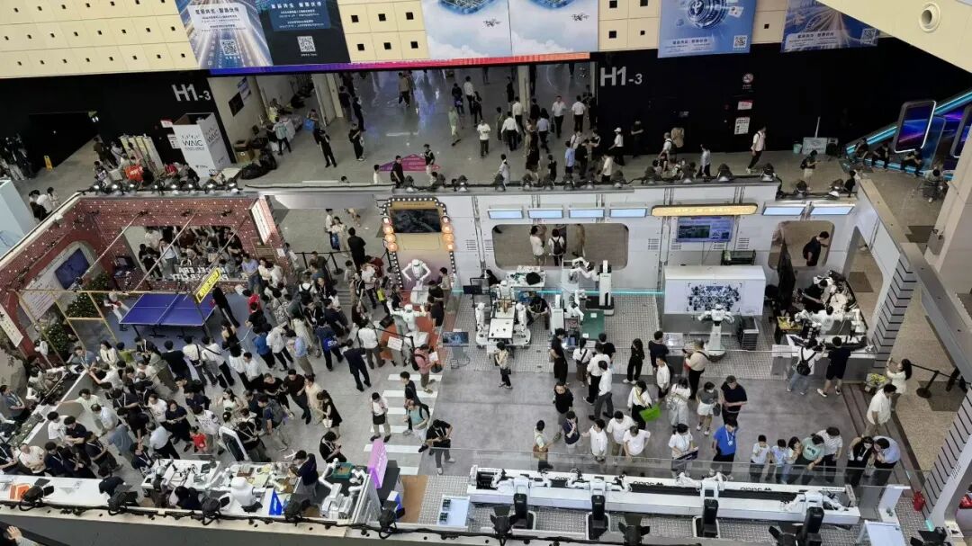 上海WAIC 2026十大趋势解读 具身智能量产与国产算力生态决胜