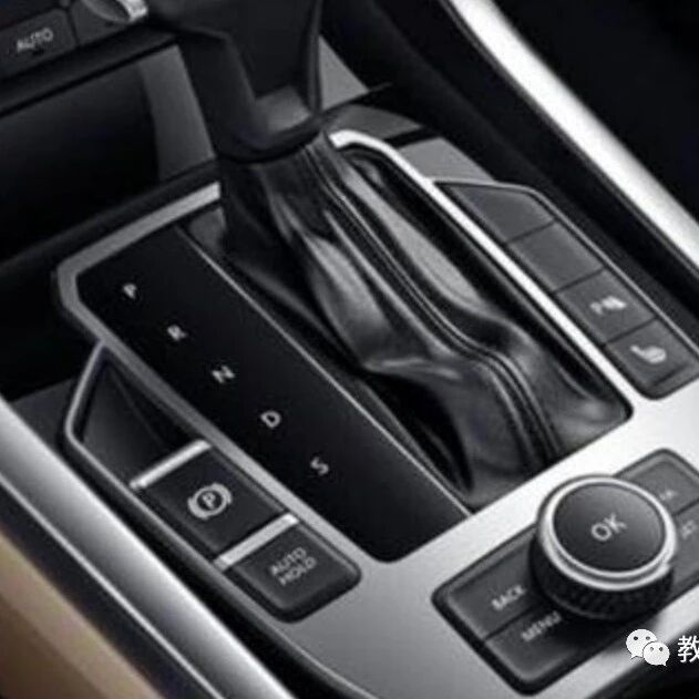 高速别用“D挡”开车？老司机：你就不会开车，教你用这个档！