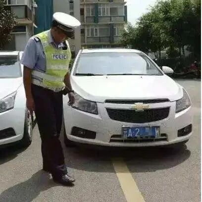 洗车偶遇“孪生”车牌，双方车主同时报警，结局让人出乎意料！